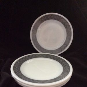 Set of 4 Pyrex Gray Pyrex plates ECU laurel patter